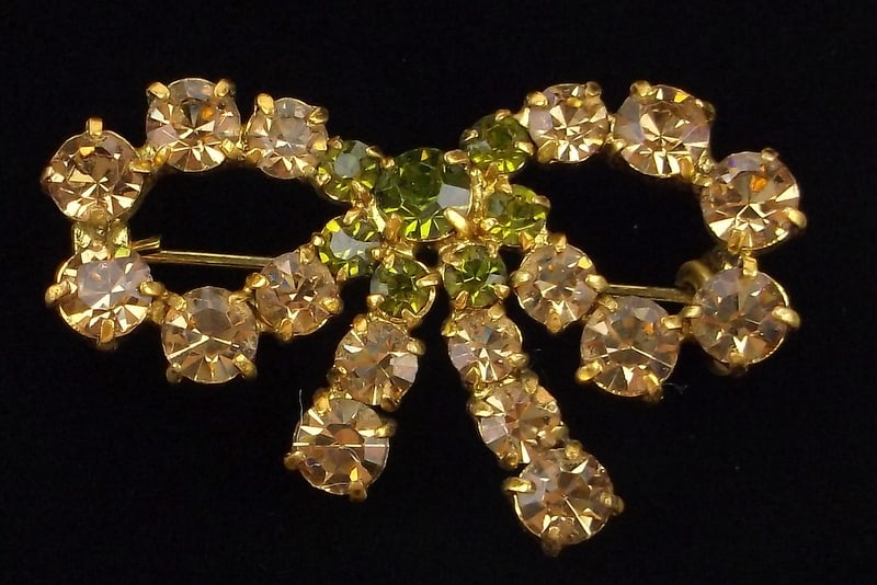 Stunning vintage 1950s Austria Crystal Bow Brooch: excellent condition