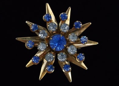 Vintage 1960s Rhinestone Star Brooch