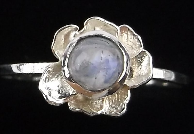 New Sterling Silver Moonstone Flower Ring 8: Solid Sterling Silver Guaranteed, in Brand New Never Worn Condition.