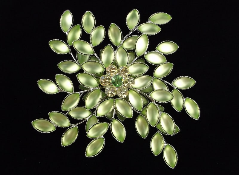 Big Mint Vintage 1960s Rhinestone Brooch (1 of 3)