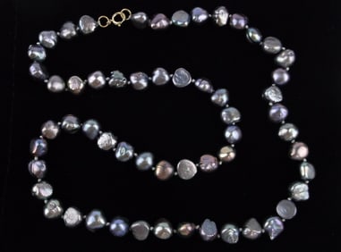 New Vintage 14kt Gold Black Pearl Necklace 18"