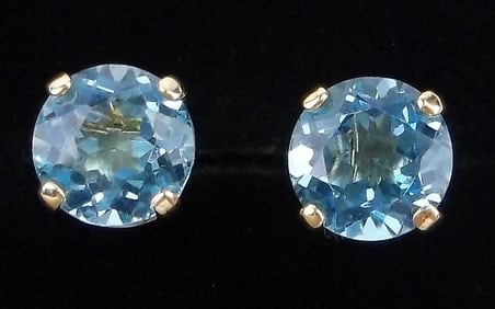 New 14kt Gold 1.10 cttw Blue Topaz Earrings 1.16g