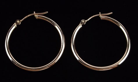 New 14kt Gold Hoop Earrings 1.14g