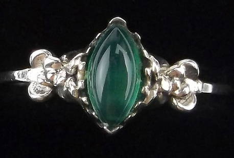 New Sterling Silver Green Chalcedony Ring 7: Solid Sterling Silver Guaranteed, in Brand New Never Worn Condition.
