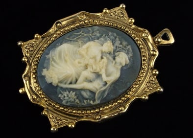 Mint Vintage 1960s Large Cameo Pendant