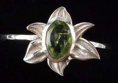 New Sterling Silver Peridot Blooming Lotus Ring 7