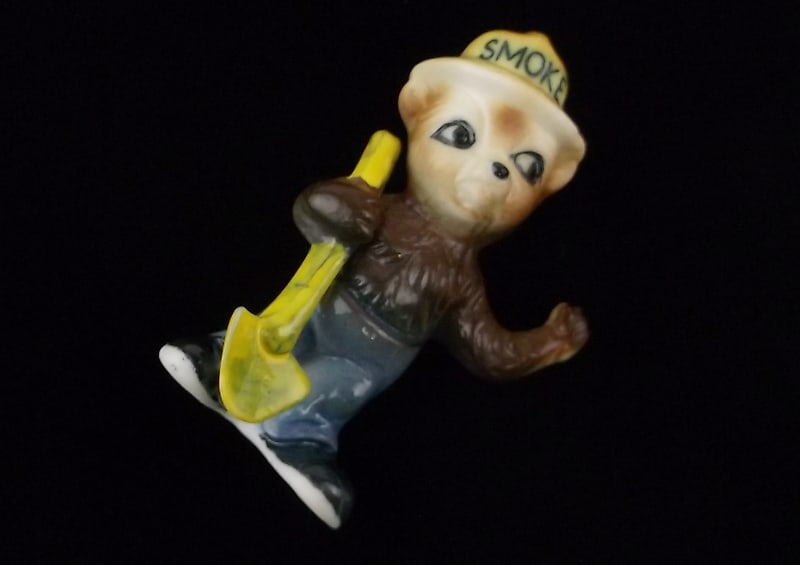 New Vintage 1960s Smokey Bear Bone China Figurine: new condition