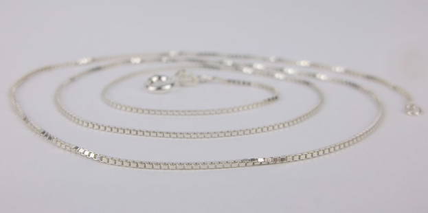 New Vintage Italian Sterling Silver Box Chain Necklace 18": Solid Sterling Silver Guaranteed, in Brand New Never Worn Condition.