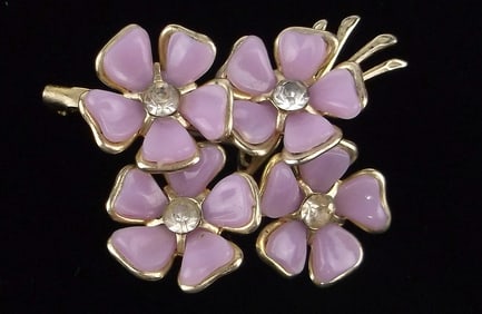 Mint Vintage 1960s Lucite Rhinestone Flower Brooch