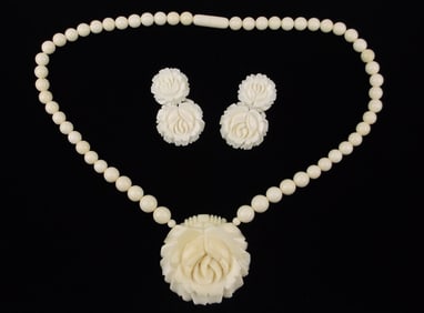 New Vintage 1960s Rose Necklace Earrings Set 18"