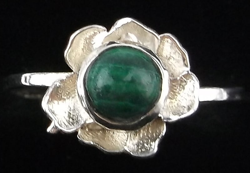 New Sterling Silver Malachite Flower Ring 6: Solid Sterling Silver Guaranteed, in Brand New Never Worn Condition.