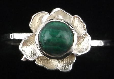 New Sterling Silver Malachite Flower Ring 6: Solid Sterling Silver Guaranteed, in Brand New Never Worn Condition.