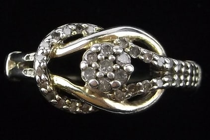 Stunning Vintage Sterling Silver Diamond Ring 7