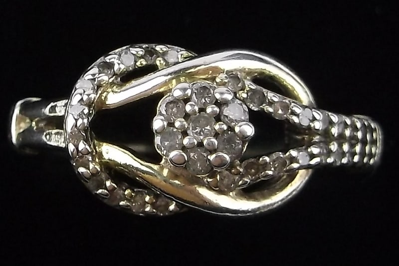 Stunning Vintage Sterling Silver Diamond Ring 7 (1 of 2)