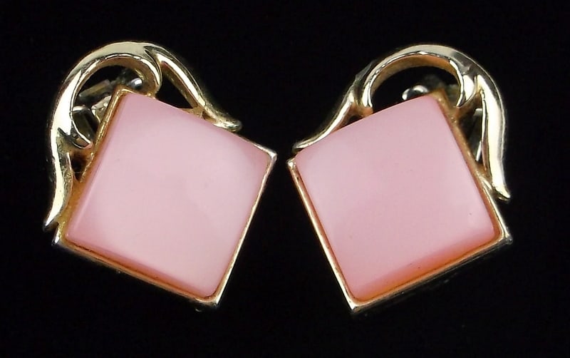 Gorgeous Vintage 1950s Lucite Earrings: excellent condition