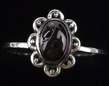 New Sterling Silver Garnet Flower Ring 6