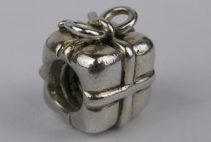 Mint Vintage Pandora Sterling Silver Christmas Charm Bead Present