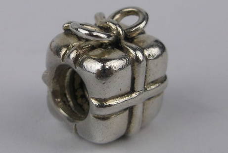 Mint Vintage Pandora Sterling Silver Christmas Charm Bead Present: Guaranteed Solid 925 Sterling Silver, in Excellent Condition