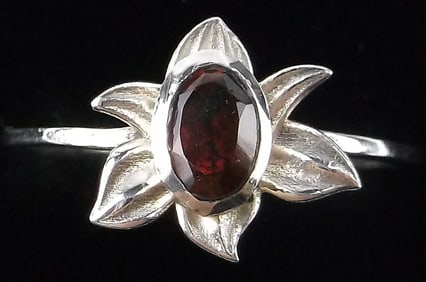 New Sterling Silver Garnet Blooming Lotus Ring 7