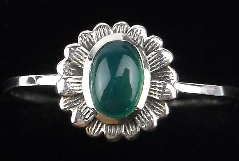 New Sterling Silver Green Chalcedony Flower Ring 8 (1 of 3)