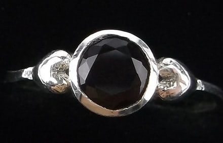 New Sterling Silver Garnet Ring 7