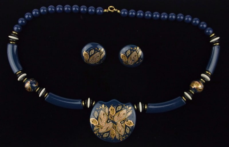 Stunning Vint 1970s Japan Lucite Necklace Earrings Set 22" (1 of 4)