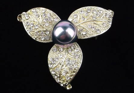 Stunning Vintage 1970s Rhinestone Faux Pearl Brooch: excellent condition