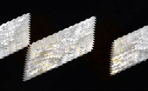 Mint Vintage 1940s Celluloid Fur Clip Brooch Set: Mint Condition, In Like New Condition, Perfect