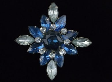 Mint Big Vint 1950s Rhinestone Winter Star Brooch