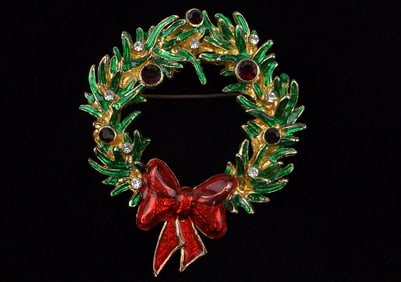 Mint Vintage Enameled Rhinestone Christmas Wreath Brooch Signed