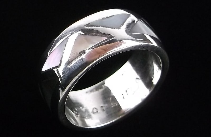 Mint 1960s Navajo Dennis Ramone Sterling Silver MOP Ring 5.25: handmade Navajo Sterling Silver in Excellent Condition or better