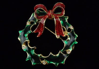 Mint Vint Enameled Rhinestone Christmas Wreath Brooch