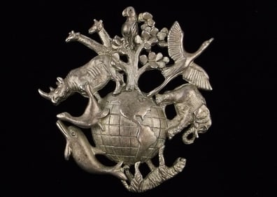 Stunning Vintage Animals Earth Brooch Signed