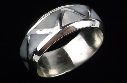 1960s Navajo Dennis Ramone Sterling Silver MOP Ring 5.25