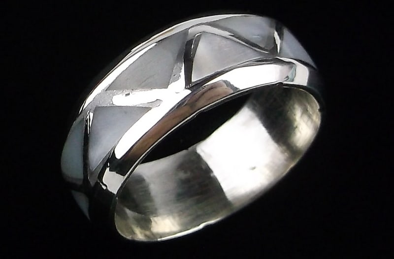 1960s Navajo Dennis Ramone Sterling Silver MOP Ring 5.25: handmade Navajo Sterling Silver in Excellent Condition or better