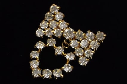 New Vintage 1960s Rhinestone Heart Drop Brooch