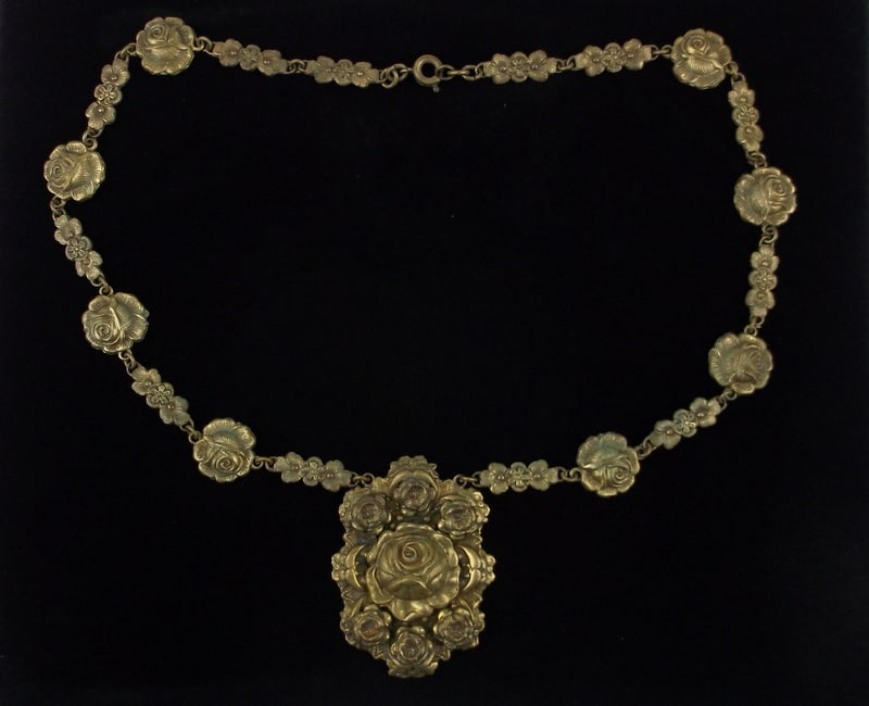 Gorgeous Antique 1890s Victorian Rose Chain Necklace 16": beautiful condition