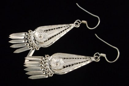 New Vint 1960s Sterling Silver Filagree Sway Earrings