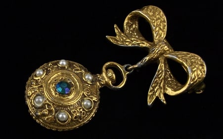 Gorgeous Vint 1960s Rhinestone Pocket Watch Style Brooch