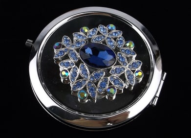 New Boxed Monet Rhinestone Christmas Compact