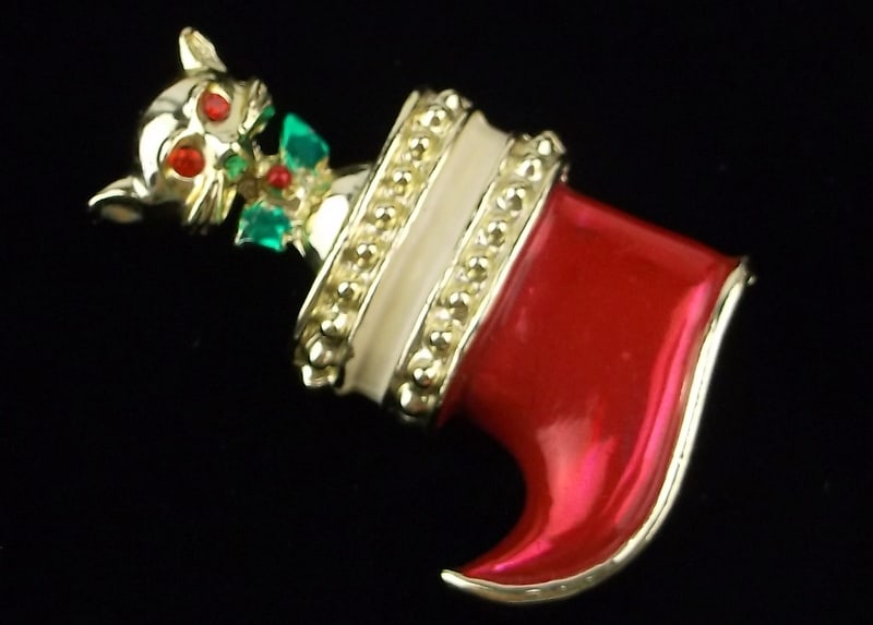 New 1960s Enameled Rhinestone Cat Christmas Stocking Brooch: new condition