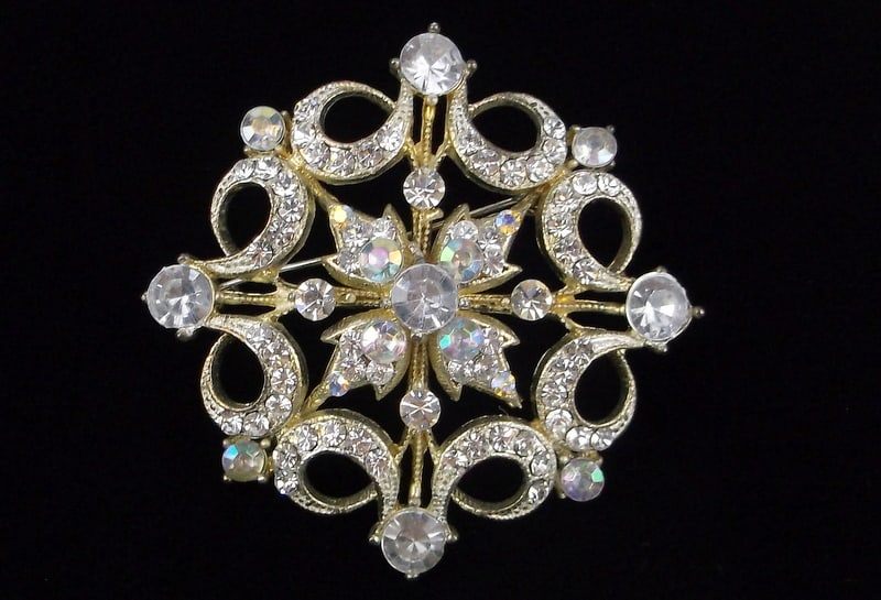 Stunning Vintage Big Rhinestone Snowflake Brooch (1 of 2)