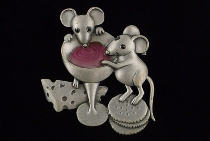 Mint Vintage JJ Jonette Jewelry Mice Wine Cheese Brooch