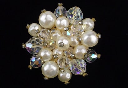 Stunning Vint 1950s Big Crystal Faux Pearl Brooch