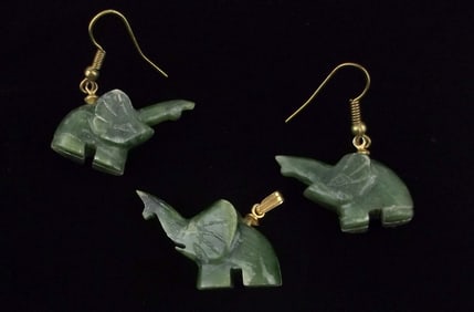 Mint Vintage 1960s Jade Elephant Pendant Earrings Set