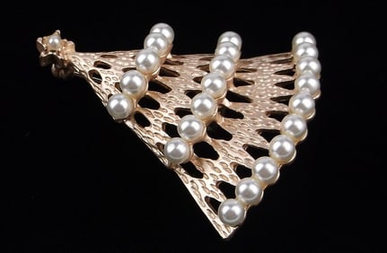 New Faux Pearl Christmas Tree Brooch