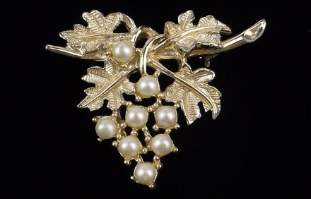 Mint Vintage 1960s Emmons Grapevine Brooch