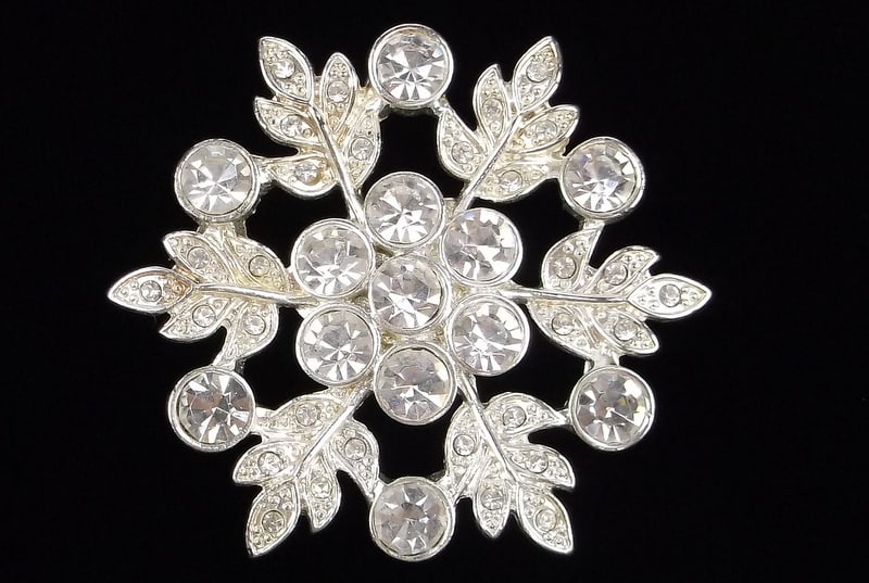 Mint Vintage Rhinestone Snowflake Brooch (1 of 2)