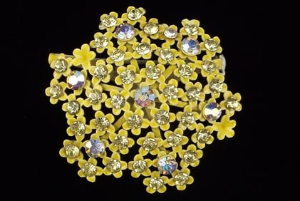 Stunning Vintage 1950s Crystal Rhinestone Flower Brooch