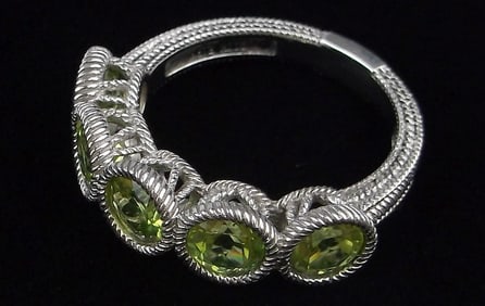 New Judith Ripka Thick Sterling Silver Peridot Ring 7